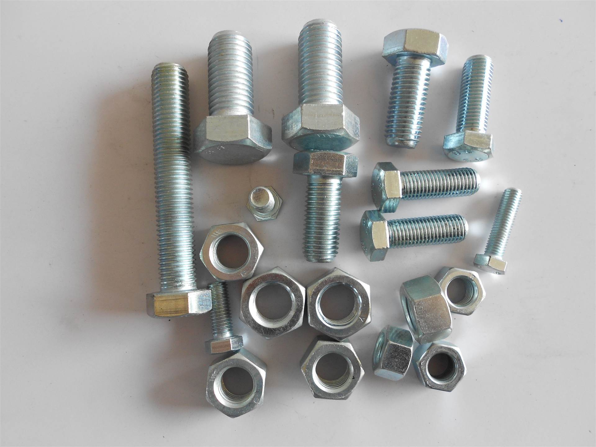 不銹鋼緊固件 提升摩托車(chē)耐用性與安全性的關(guān)鍵選擇